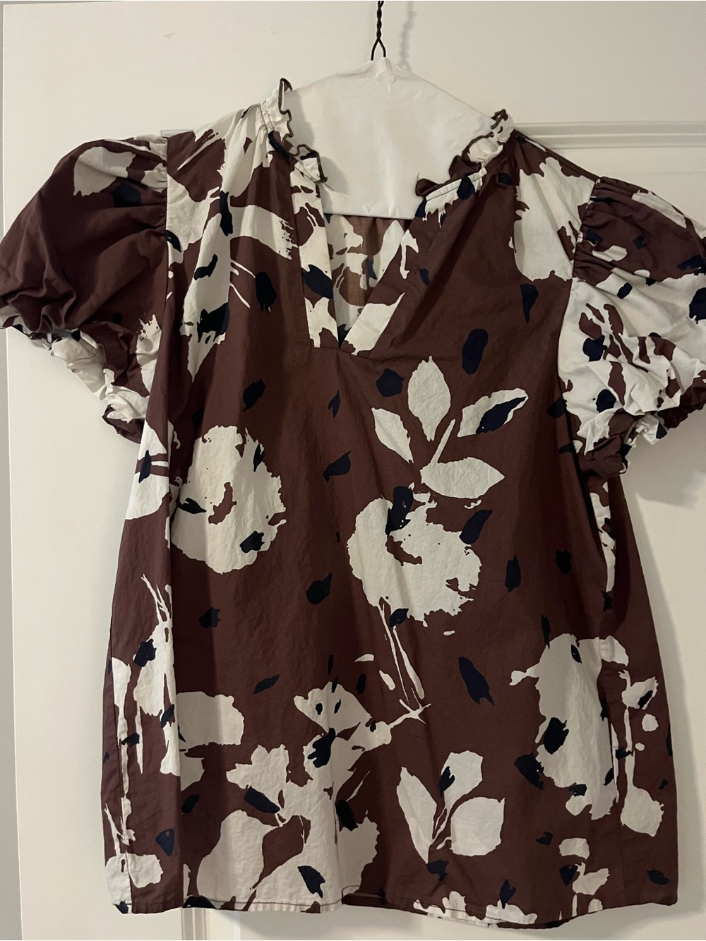 Women’s Brown Floral Puff-Sleeve Top - White, black and brown Print